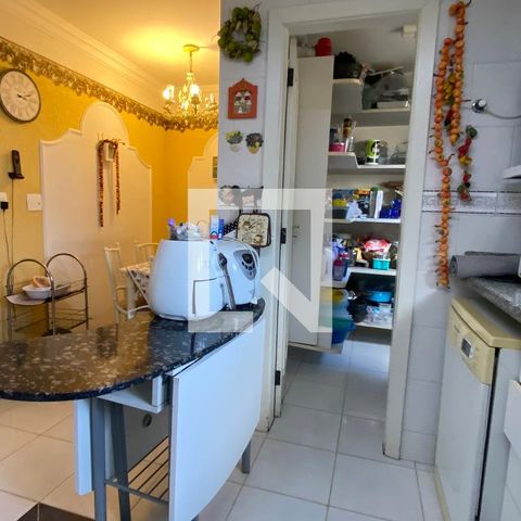 Casa de condomínio à venda com 320m², 4 quartos e 4 vagasCozinha