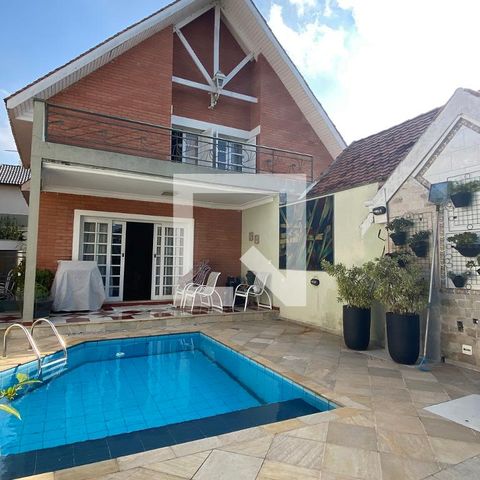 Casa de condomínio à venda com 320m², 4 quartos e 4 vagasPiscina