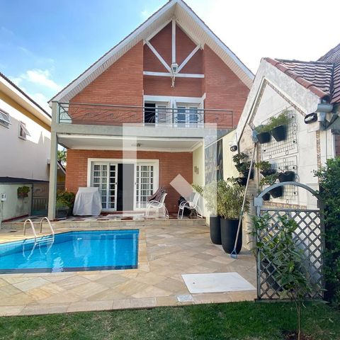 Casa de condomínio à venda com 320m², 4 quartos e 4 vagasPiscina
