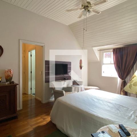 Casa de condomínio à venda com 320m², 4 quartos e 4 vagasSuíte 1
