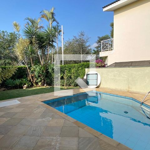 Casa de condomínio à venda com 320m², 4 quartos e 4 vagasPiscina