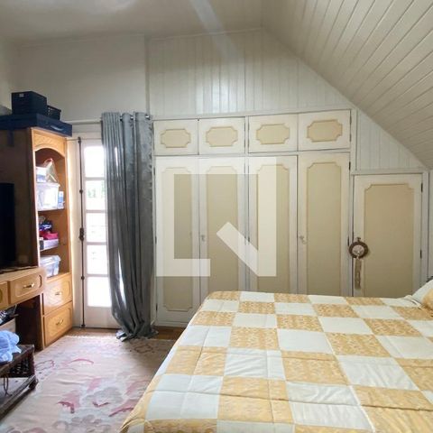 Casa de condomínio à venda com 320m², 4 quartos e 4 vagasSuíte 3