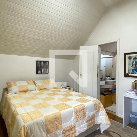 Casa de condomínio à venda com 320m², 4 quartos e 4 vagasSuíte 3