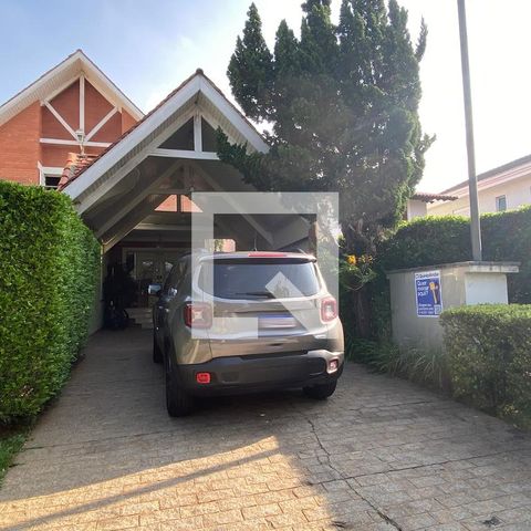 Casa de condomínio à venda com 320m², 4 quartos e 4 vagasFachada