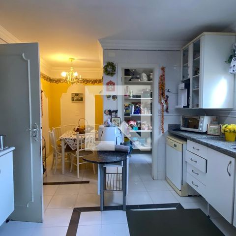 Casa de condomínio à venda com 320m², 4 quartos e 4 vagasCozinha