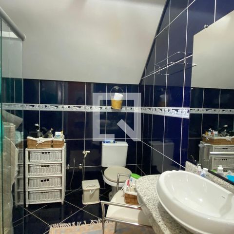 Casa de condomínio à venda com 320m², 4 quartos e 4 vagasBanheiro da Suíte 1