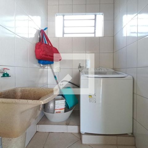 Casa à venda com 170m², 4 quartos e 1 vagaÁrea de Serviço