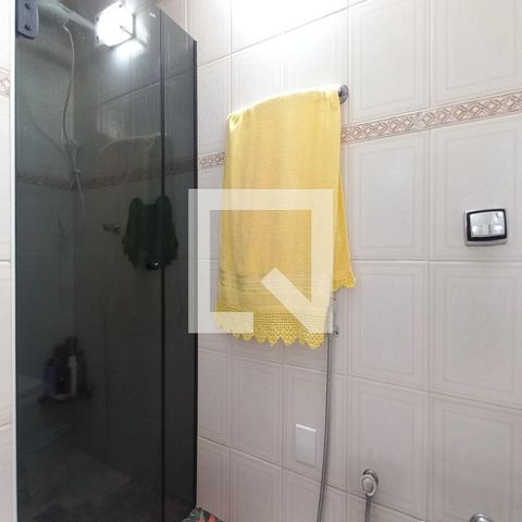 Casa à venda com 170m², 4 quartos e 1 vagaBanheiro