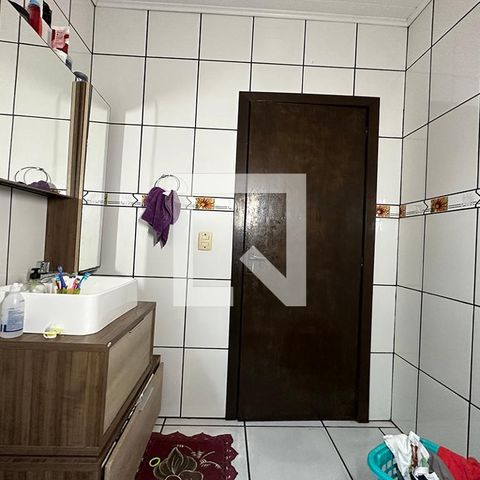 Casa à venda com 92m², 3 quartos e 2 vagasBanheiro
