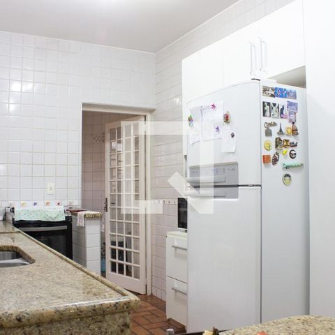 Casa à venda com 243m², 4 quartos e 3 vagasCozinha
