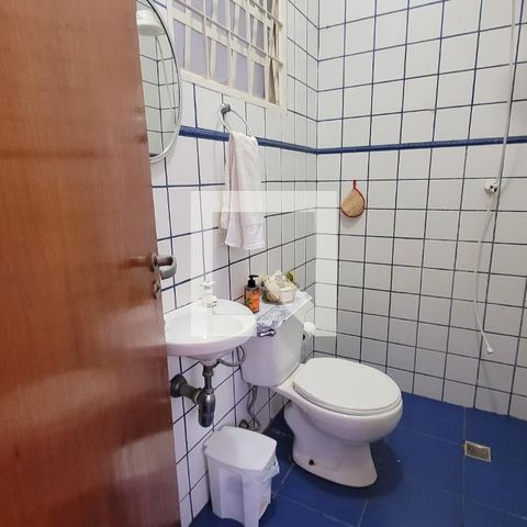 Casa à venda com 243m², 4 quartos e 3 vagasBanheiro