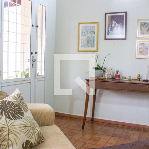 Casa à venda com 243m², 4 quartos e 3 vagasSala