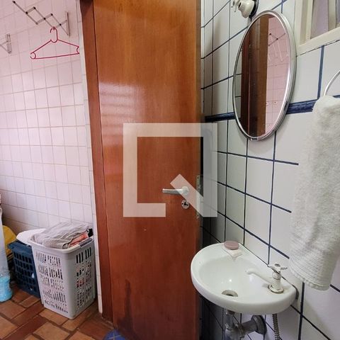 Casa à venda com 243m², 4 quartos e 3 vagasBanheiro