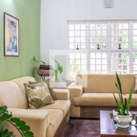 Casa à venda com 243m², 4 quartos e 3 vagasSala
