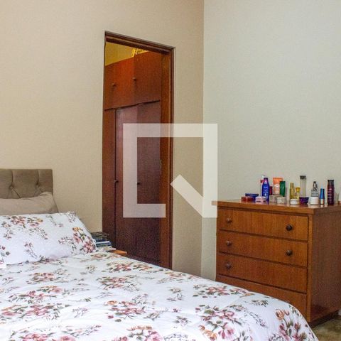 Casa à venda com 243m², 4 quartos e 3 vagasSuíte