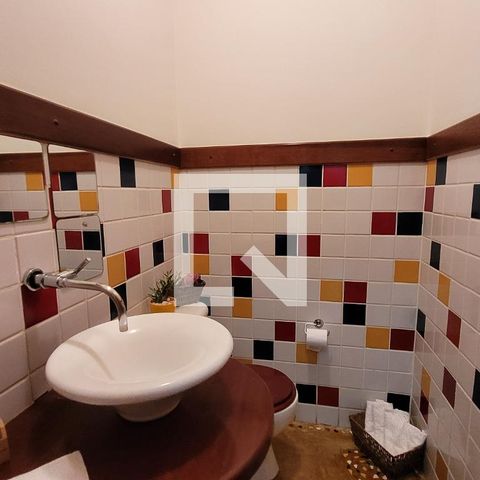 Casa à venda com 243m², 4 quartos e 3 vagasBanheiro