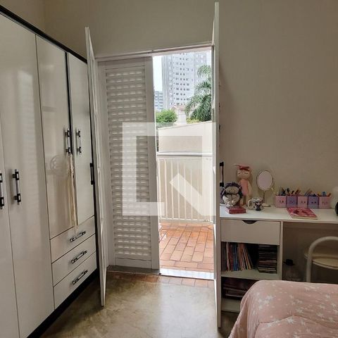 Casa à venda com 243m², 4 quartos e 3 vagasQuarto 2