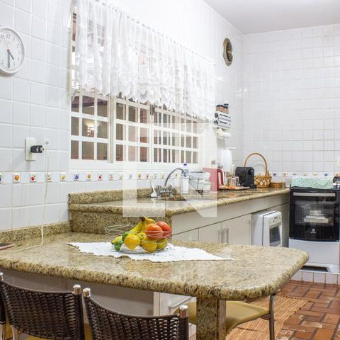 Casa à venda com 243m², 4 quartos e 3 vagasCozinha