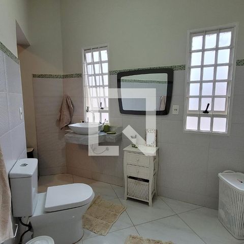 Casa à venda com 243m², 4 quartos e 3 vagasBanheiro da Suíte