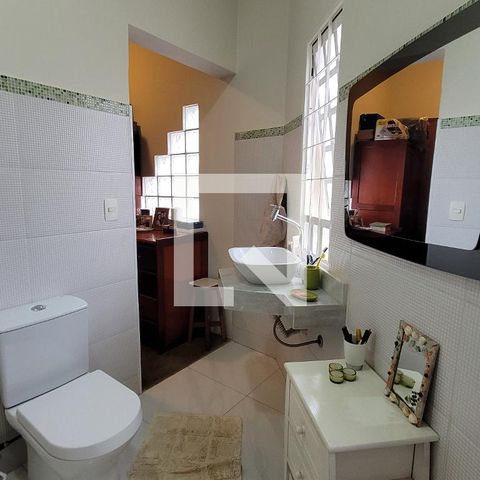 Casa à venda com 243m², 4 quartos e 3 vagasBanheiro da Suíte