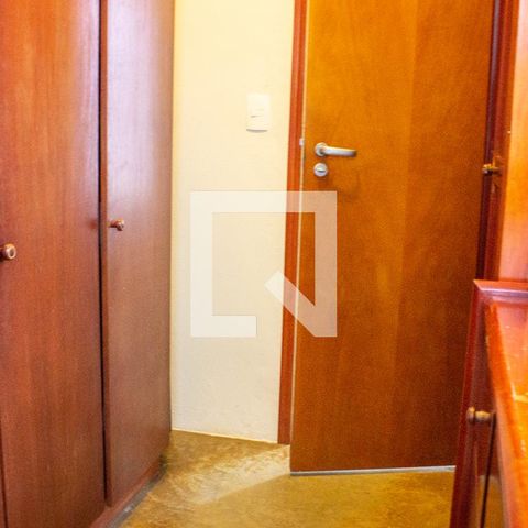 Casa à venda com 243m², 4 quartos e 3 vagasCloset da suíte