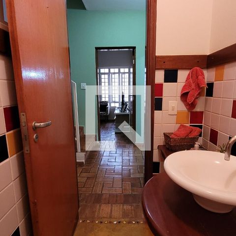 Casa à venda com 243m², 4 quartos e 3 vagasBanheiro