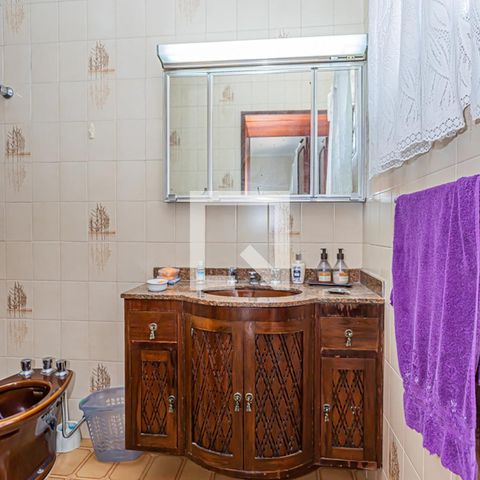 Casa à venda com 197m², 3 quartos e 4 vagasBanheiro suite