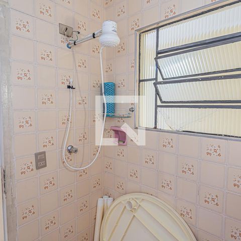 Casa à venda com 197m², 3 quartos e 4 vagasBanheiro de serviço