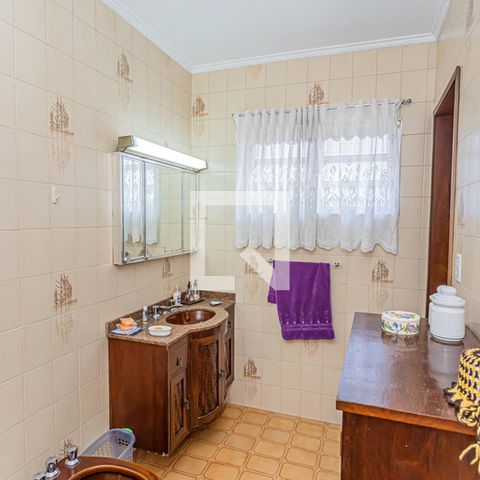 Casa à venda com 197m², 3 quartos e 4 vagasBanheiro suite