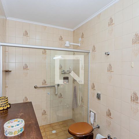 Casa à venda com 197m², 3 quartos e 4 vagasBanheiro suite