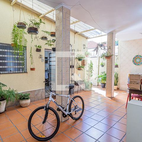 Casa à venda com 197m², 3 quartos e 4 vagasÁrea de serviço e quintal