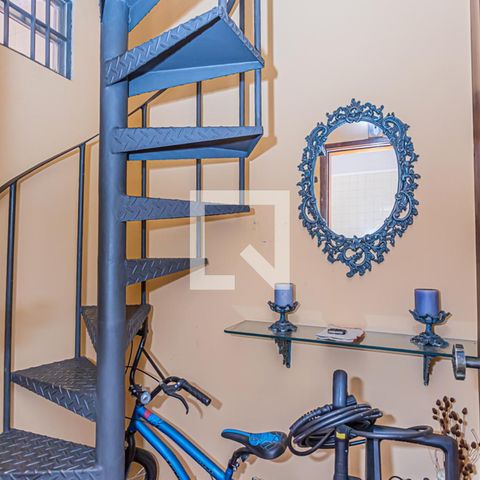 Casa à venda com 197m², 3 quartos e 4 vagasEscada garagem
