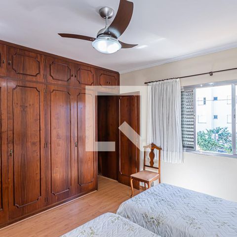 Casa à venda com 197m², 3 quartos e 4 vagasSuite