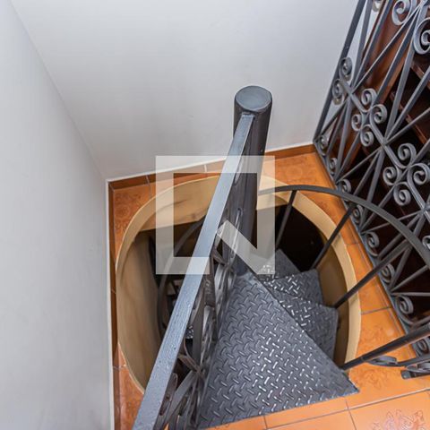Casa à venda com 197m², 3 quartos e 4 vagasEsacada garagem