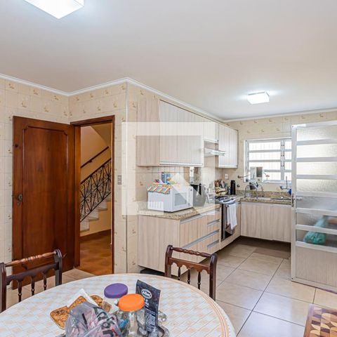 Casa à venda com 197m², 3 quartos e 4 vagasCozinha e copa