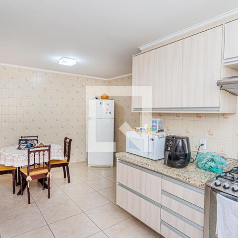 Casa à venda com 197m², 3 quartos e 4 vagasCozinha e copa