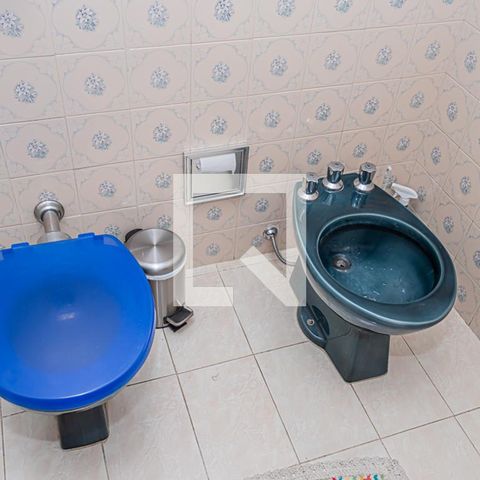 Casa à venda com 197m², 3 quartos e 4 vagasBanheiro social