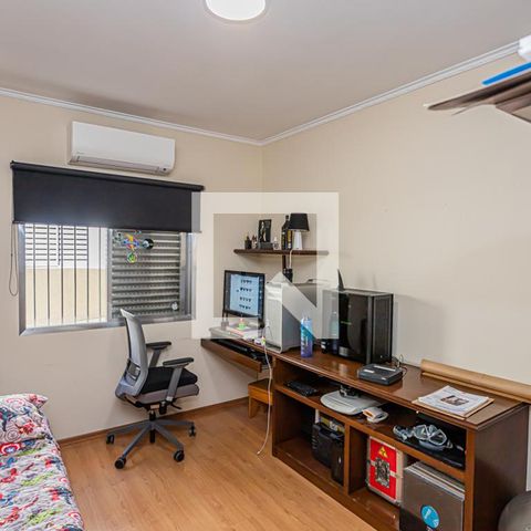 Casa à venda com 197m², 3 quartos e 4 vagasQuarto 2