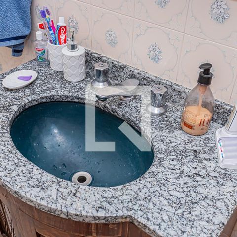 Casa à venda com 197m², 3 quartos e 4 vagasBanheiro social