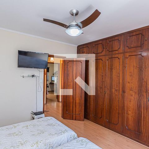 Casa à venda com 197m², 3 quartos e 4 vagasSuite