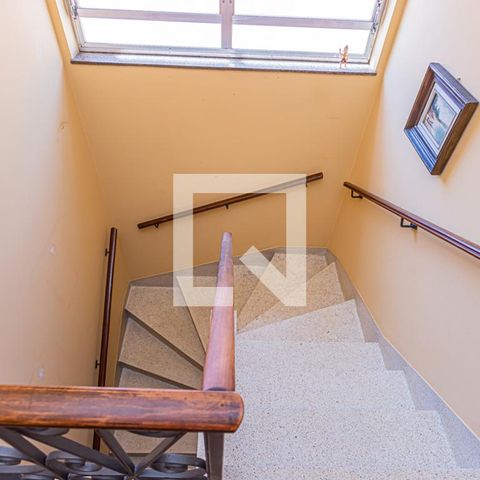 Casa à venda com 197m², 3 quartos e 4 vagasEscada
