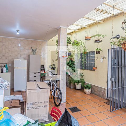 Casa à venda com 197m², 3 quartos e 4 vagasÁrea de serviço e quintal