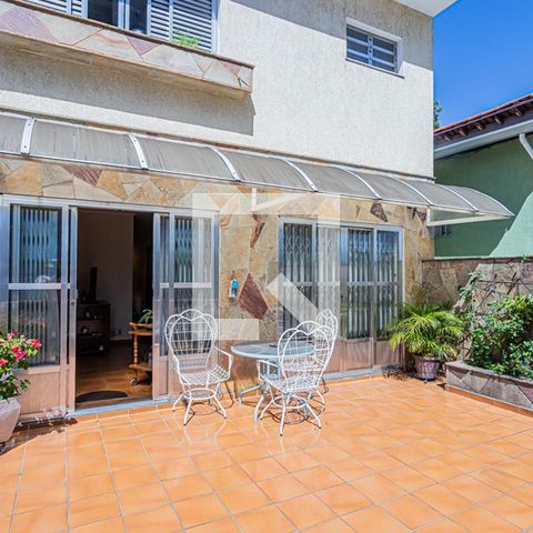 Casa à venda com 197m², 3 quartos e 4 vagasVaranda da sala