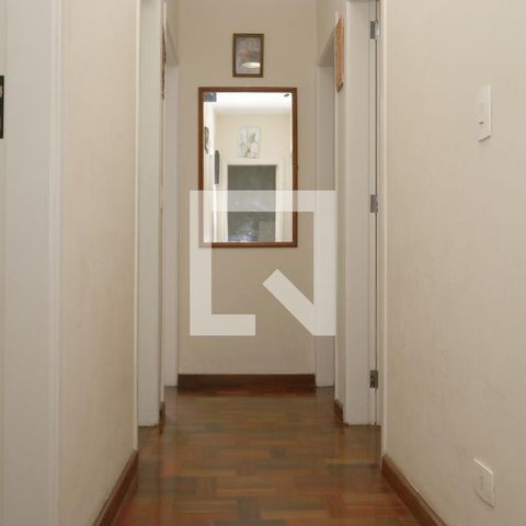 Casa à venda com 149m², 5 quartos e 2 vagasCorredor