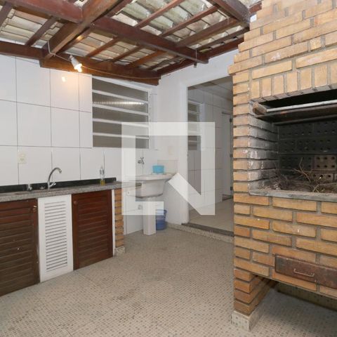 Casa à venda com 149m², 5 quartos e 2 vagasChurrasqueira