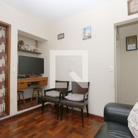Casa à venda com 149m², 5 quartos e 2 vagasSala