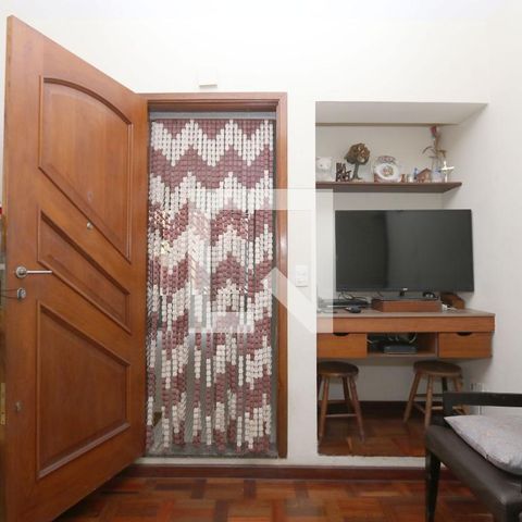 Casa à venda com 149m², 5 quartos e 2 vagasSala