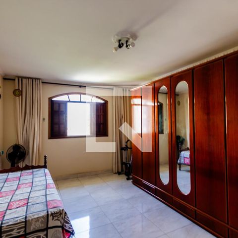 Casa à venda com 420m², 3 quartos e 8 vagasSuíte 2