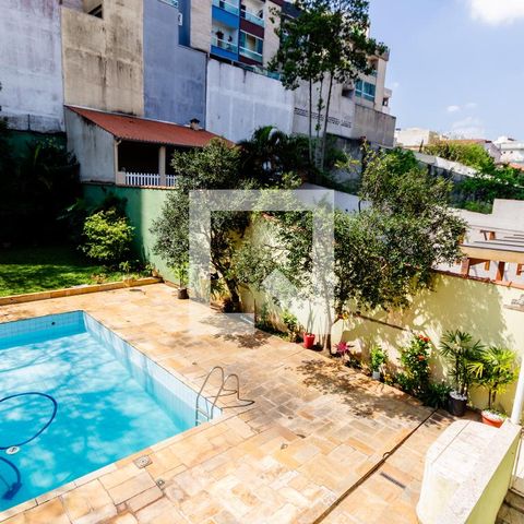 Casa à venda com 420m², 3 quartos e 8 vagasQuintal