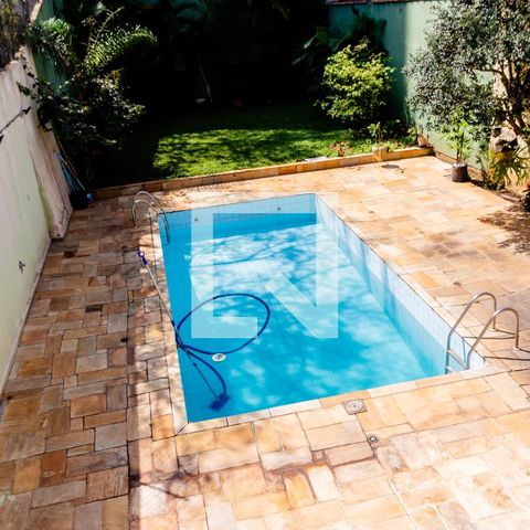Casa à venda com 420m², 3 quartos e 8 vagasPiscina
